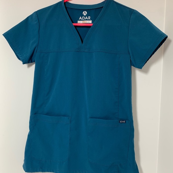 Women’s Adar Scrub Top - Picture 1 of 3